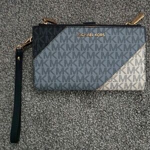 NWOT Michael Kors Tri-Color Wristlet Wallet
